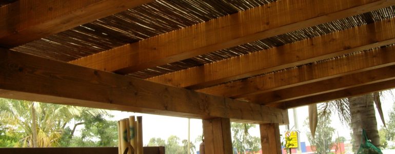 הצללה לחצר הפרטית